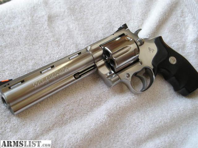 colt 44 magnum revolver. Flawless example Colt double